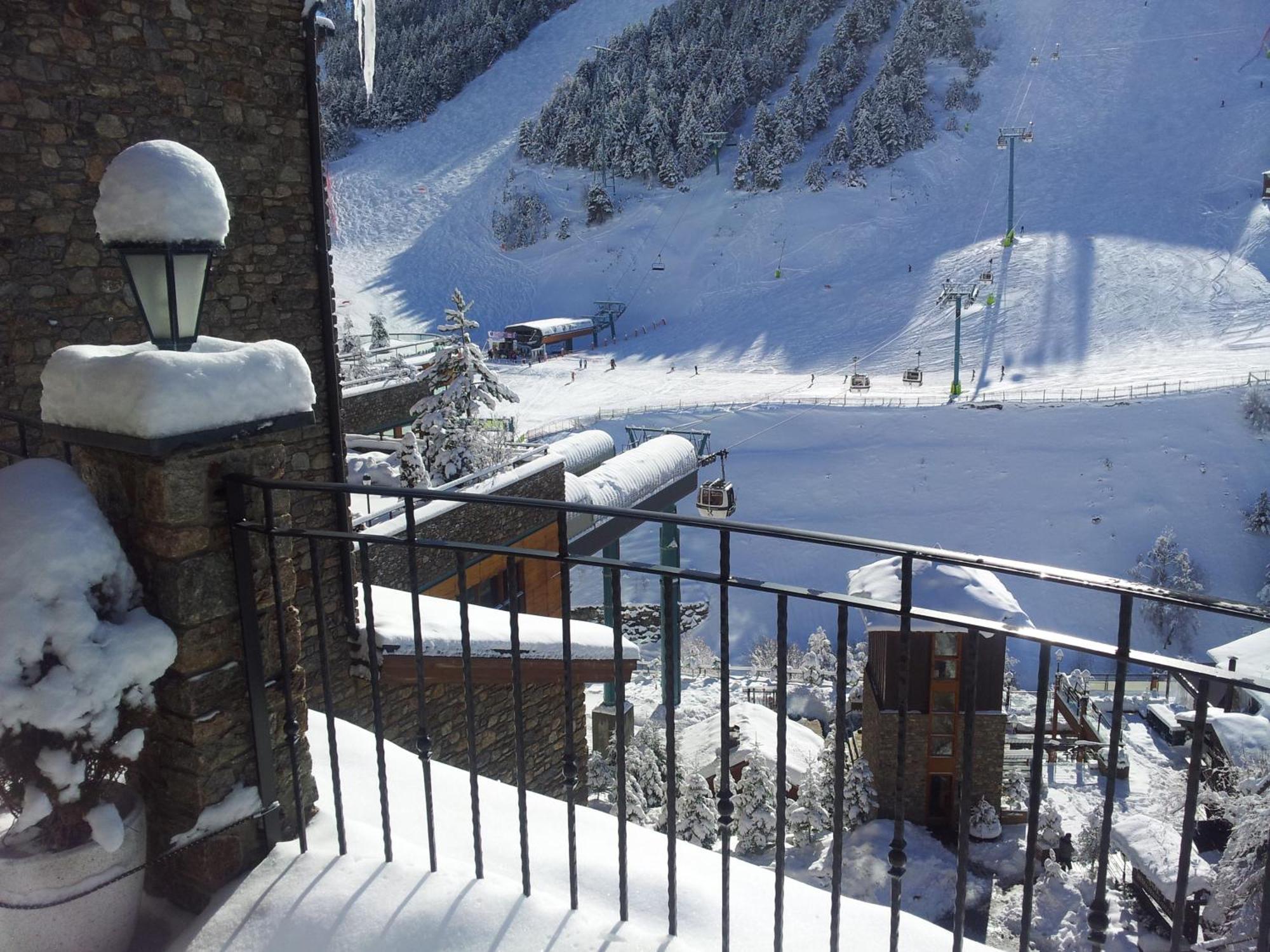 Apartaments Turistics Pirineu Soldeu Eksteriør billede